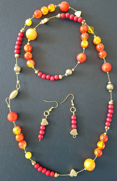 Halsketten mit Ohrschmuck