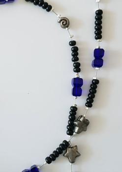 halskette-blau-schwarz-b