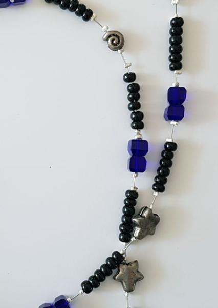 halskette-blau-schwarz-b