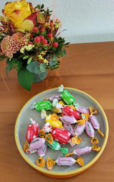 tablett-orange-bonbons